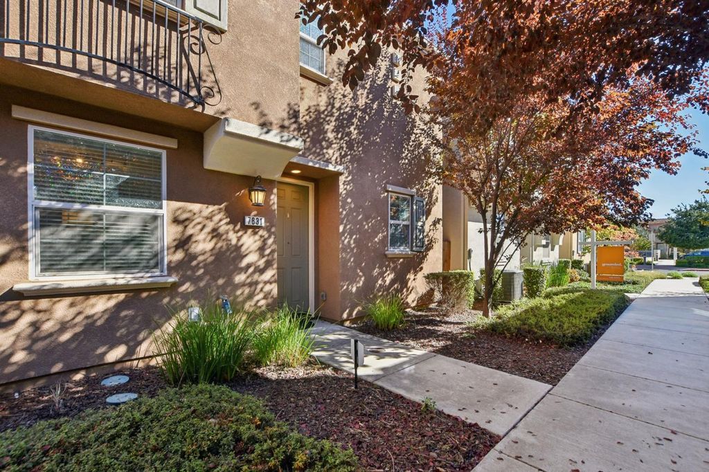 Photo of 7831 Zaragoza Walk, Sacramento, CA 95823 (MLS # 225138758)