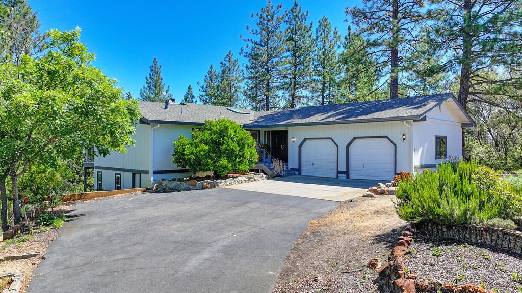 1520 Skyline Drive