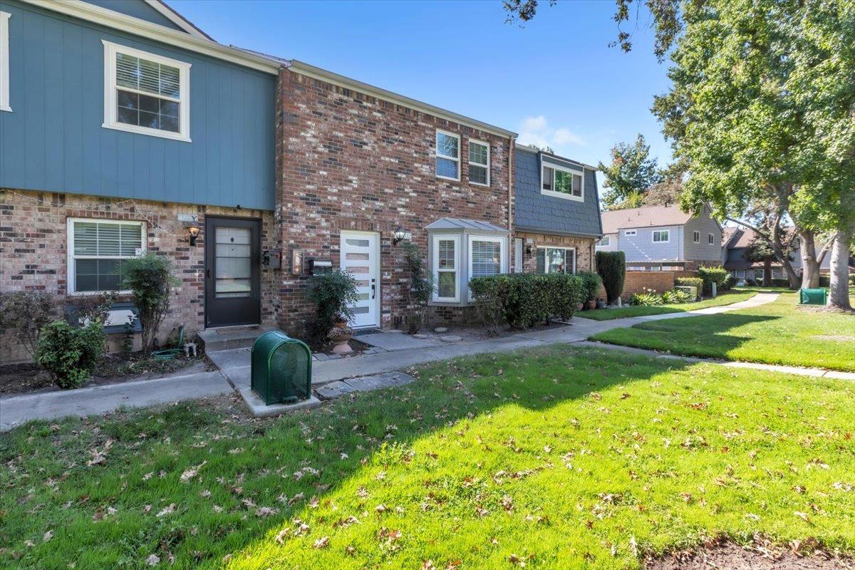 4032 Oak Villa Circle