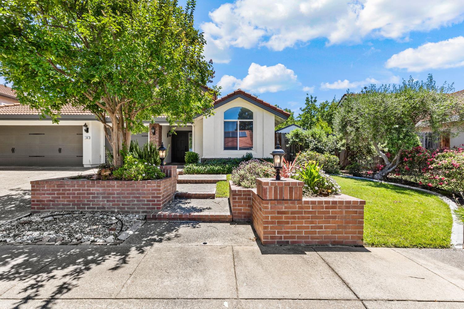 108 Burwood Way