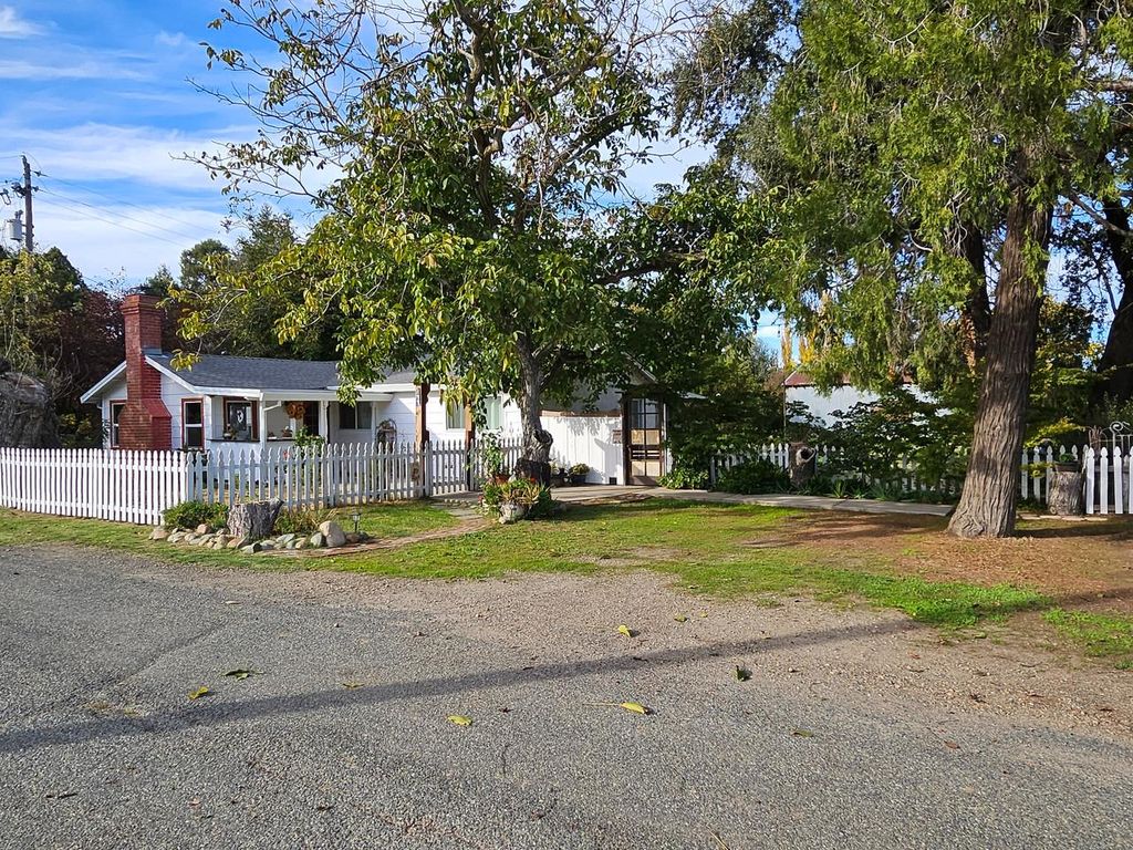 Photo of 177 Higgins Ave, Gridley, CA 95948 (MLS # 225143478)