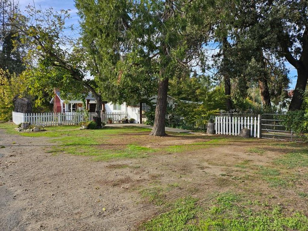 Photo of 177 Higgins Ave, Gridley, CA 95948 (MLS # 225143478)