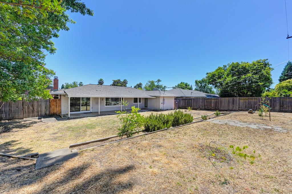 6253 Saint James Drive