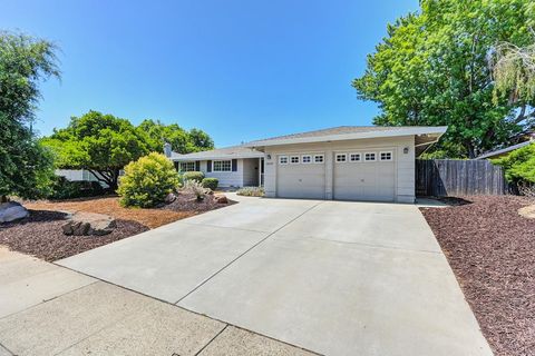 6253 Saint James Drive Carmichael CA 95608