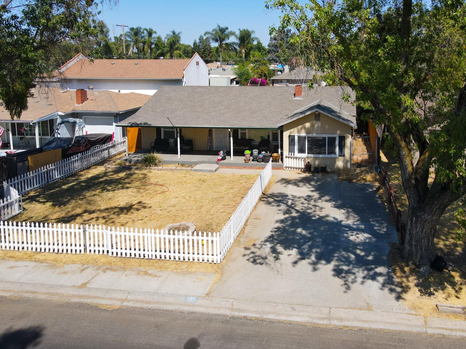 Photo 2 of 16 of 2325 Miller Avenue house