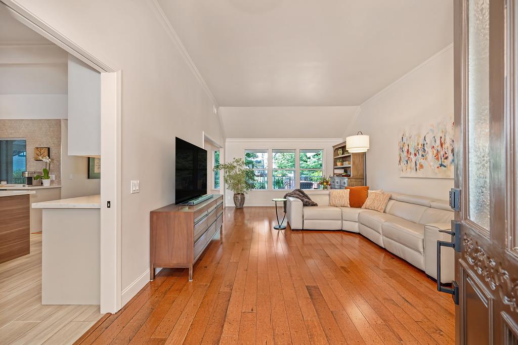 6442 Via Del Cerrito