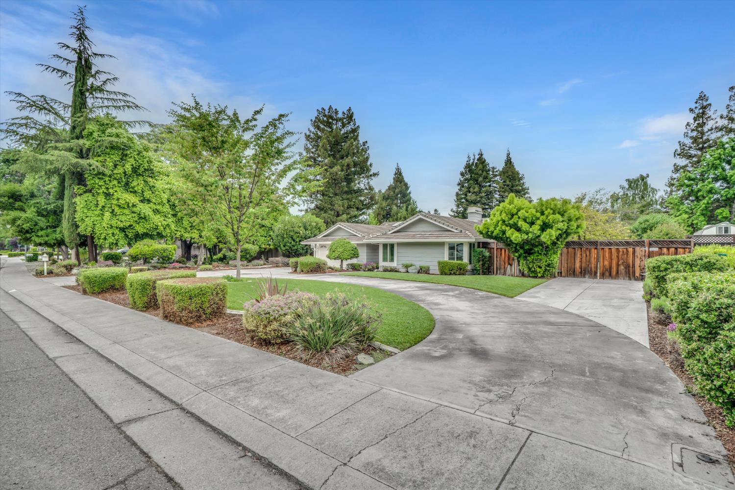 455 Loma Verde Drive