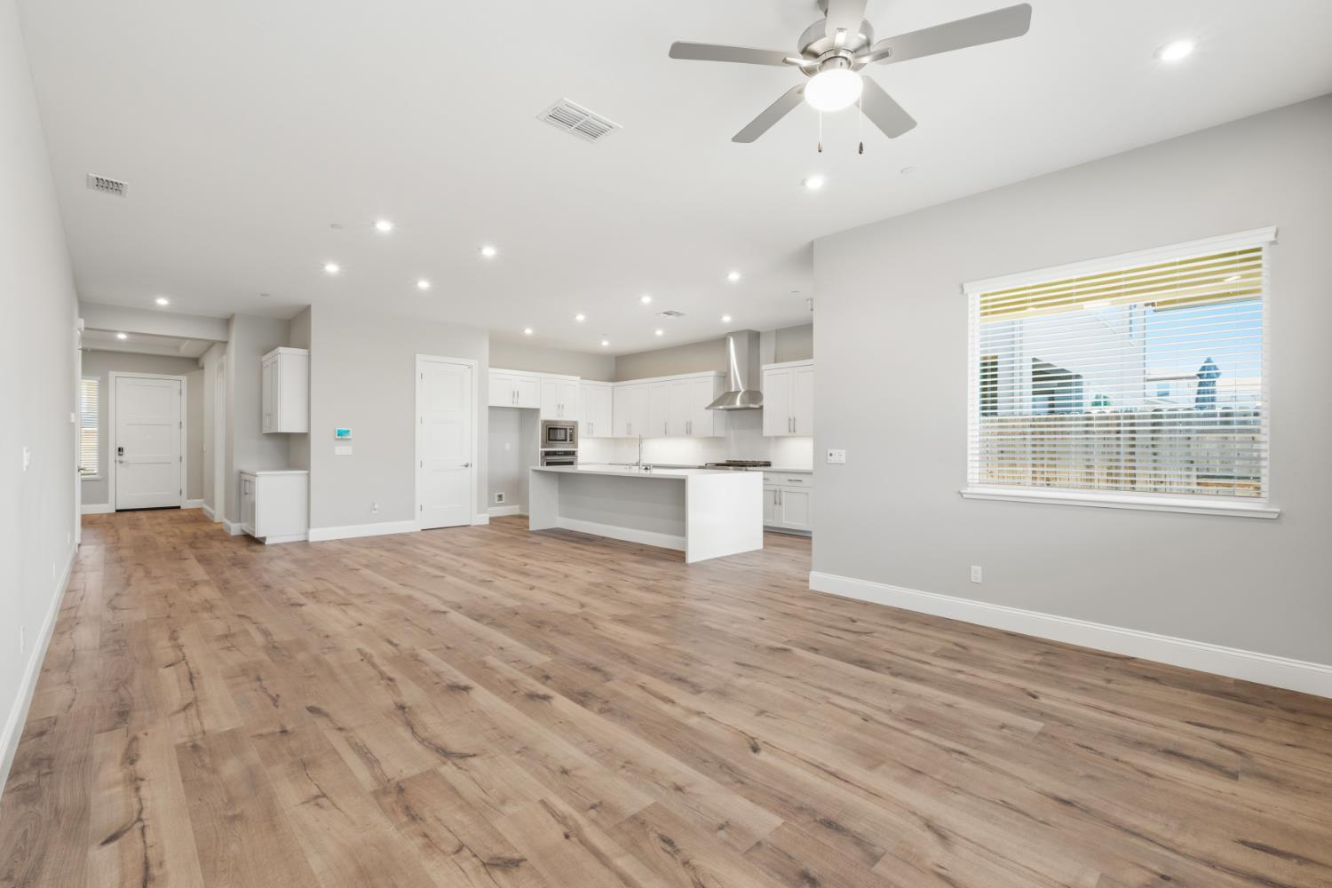 1686 Seneca Circle