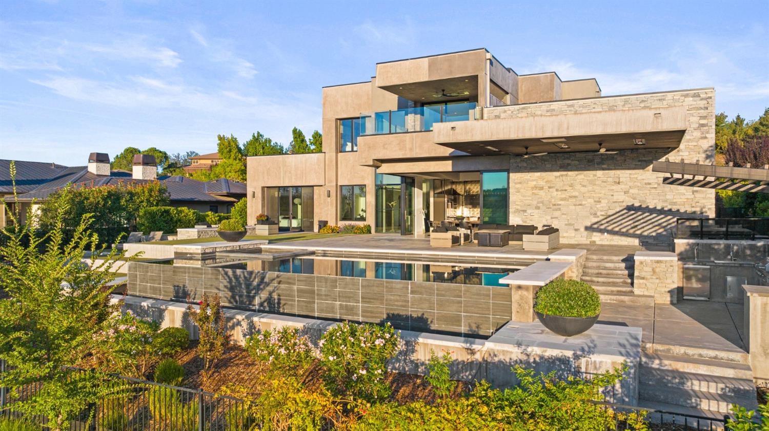 4573 Greenview Drive