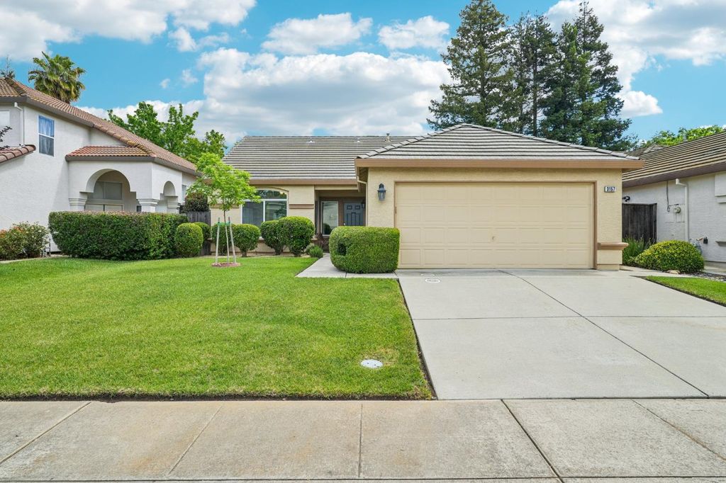 Photo of 3157 Halyard Way, Elk Grove, CA 95758 (MLS # 226042090)