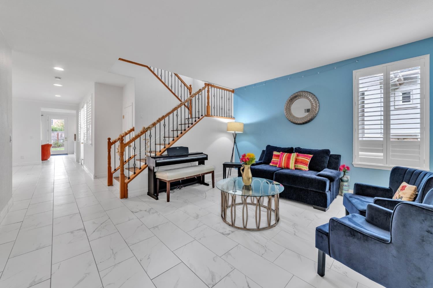 1748 Dunkeld Lane