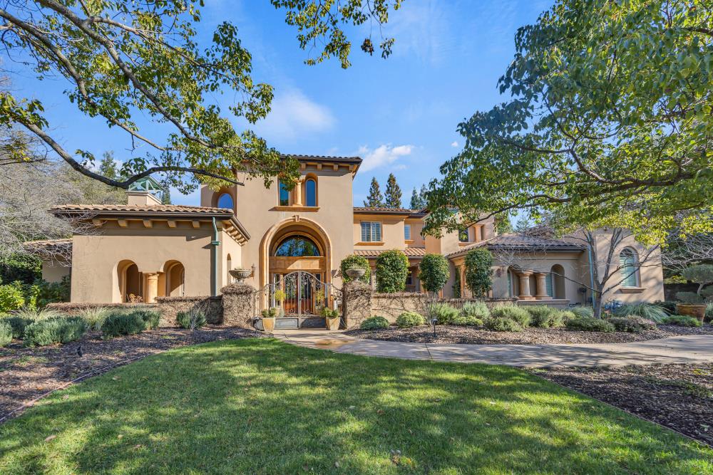 9680 Los Lagos Circle North