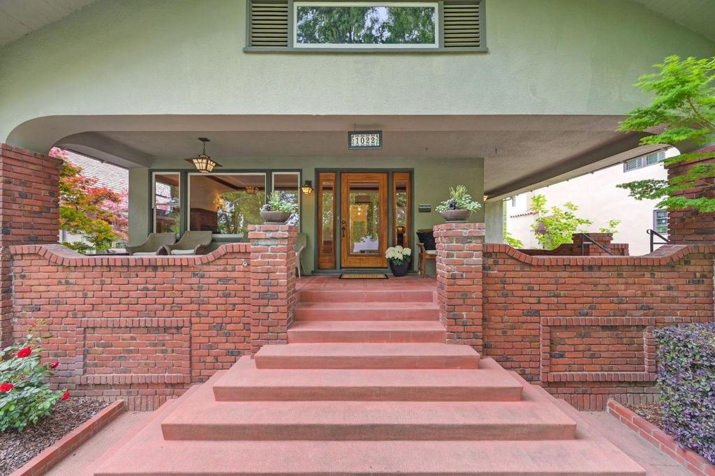 Photo of 1022 47th Street, Sacramento, CA 95819 (MLS # 225128517)