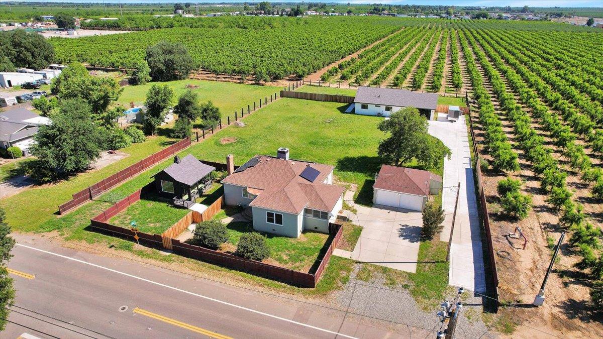 1102 Barry Road
