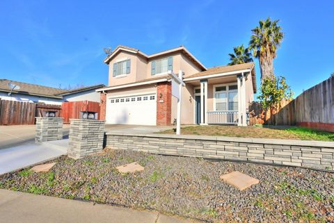 975 Rossburn Way Galt CA 95632