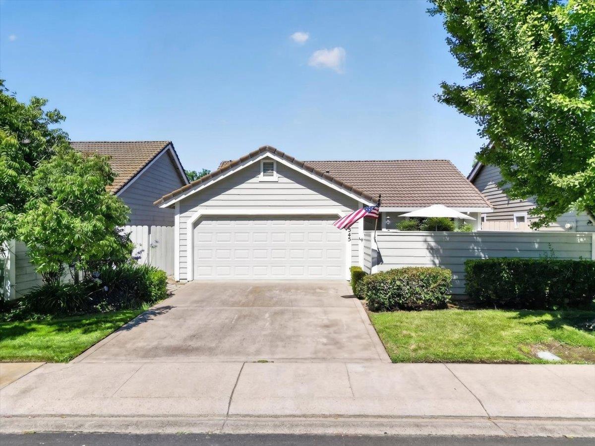 3545 Blackstone Way