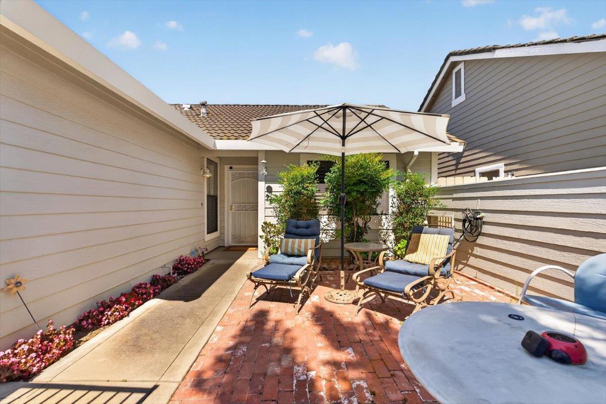 3545 Blackstone Way