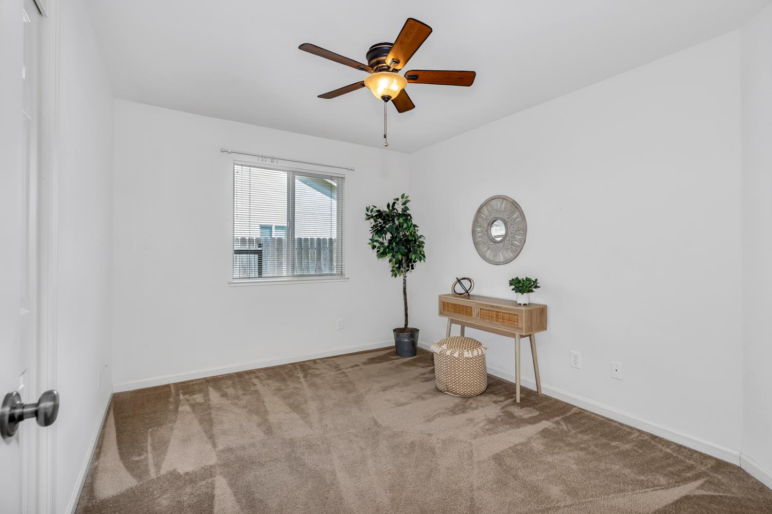 Los Banos, California 93635, United States, 4 Bedrooms Bedrooms, ,2 BathroomsBathrooms,Residential,Active,197923