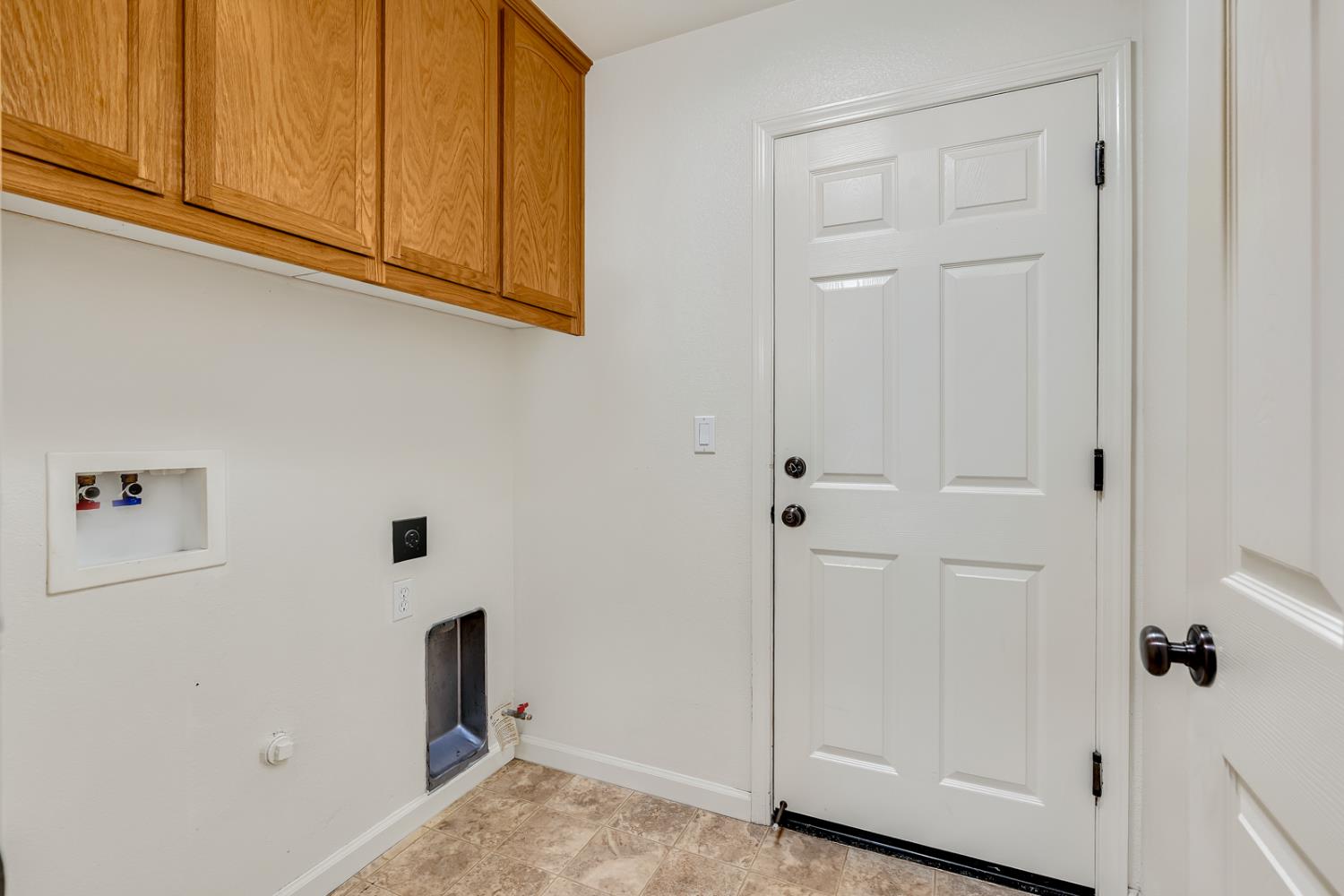 Los Banos, California 93635, United States, 4 Bedrooms Bedrooms, ,2 BathroomsBathrooms,Residential,Active,197923