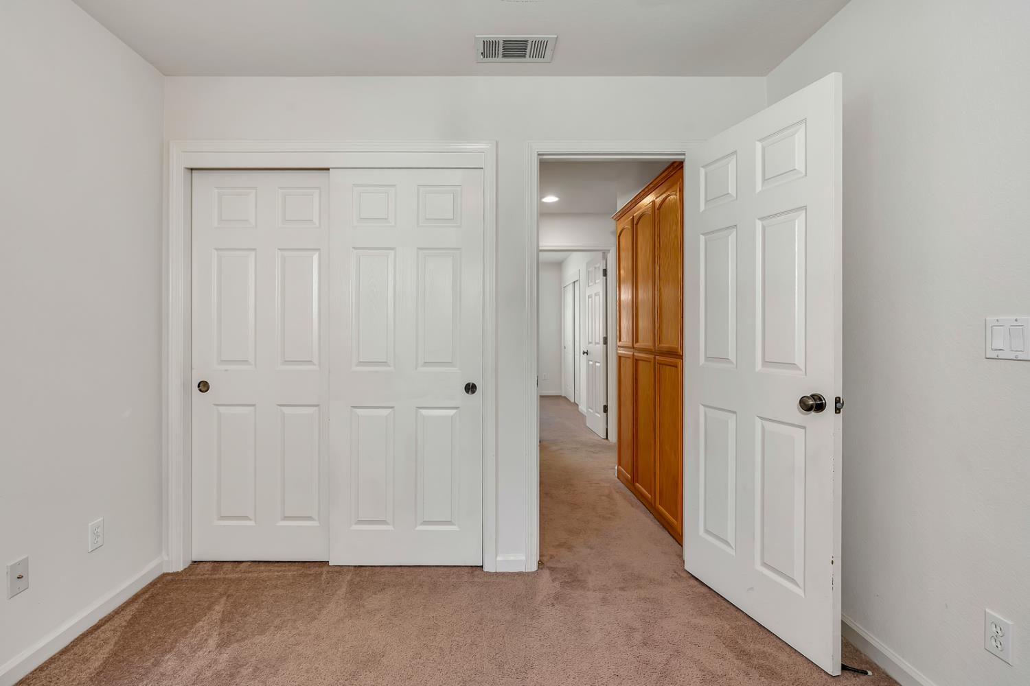 Los Banos, California 93635, United States, 4 Bedrooms Bedrooms, ,2 BathroomsBathrooms,Residential,Active,197923