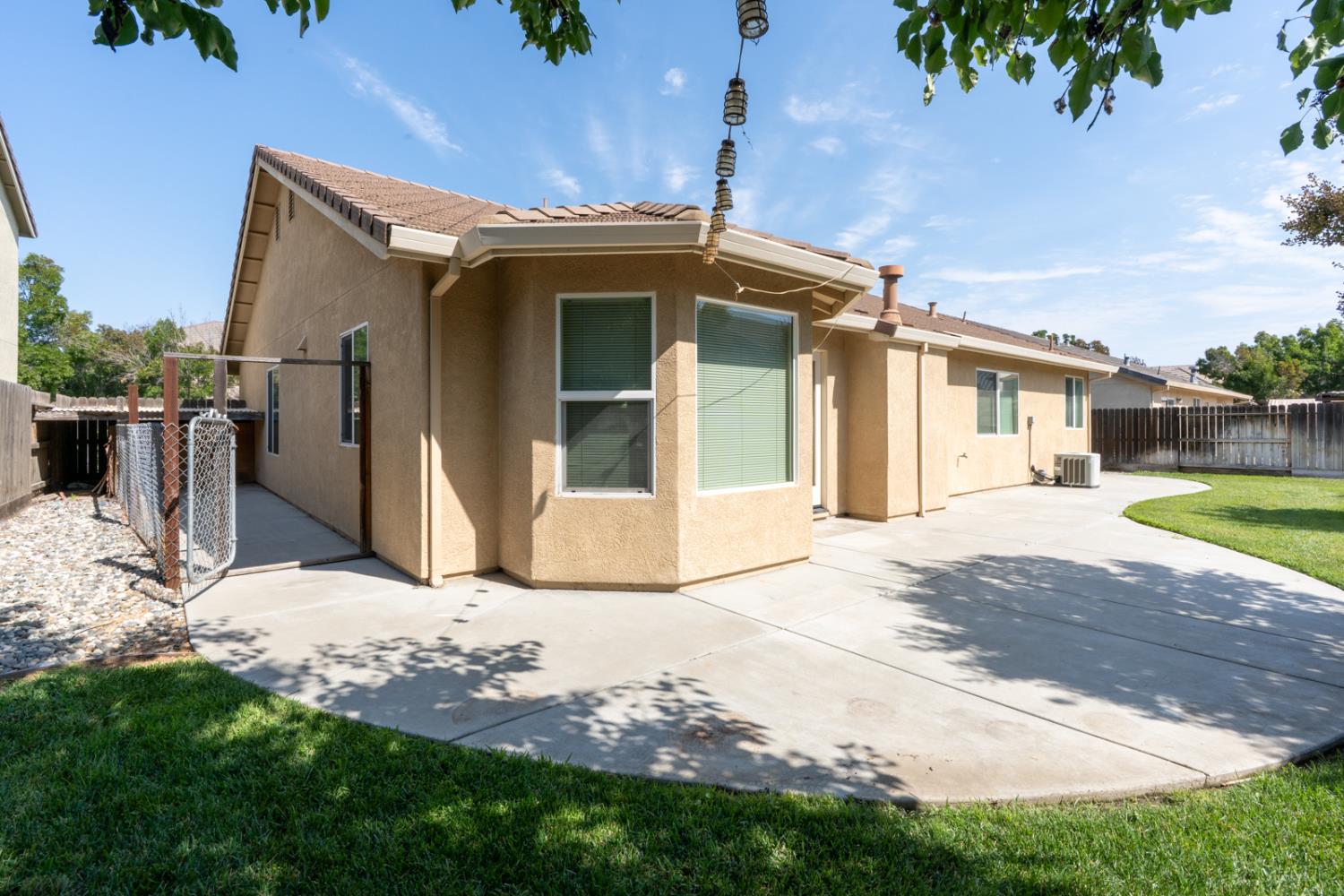 Los Banos, California 93635, United States, 4 Bedrooms Bedrooms, ,2 BathroomsBathrooms,Residential,Active,197923