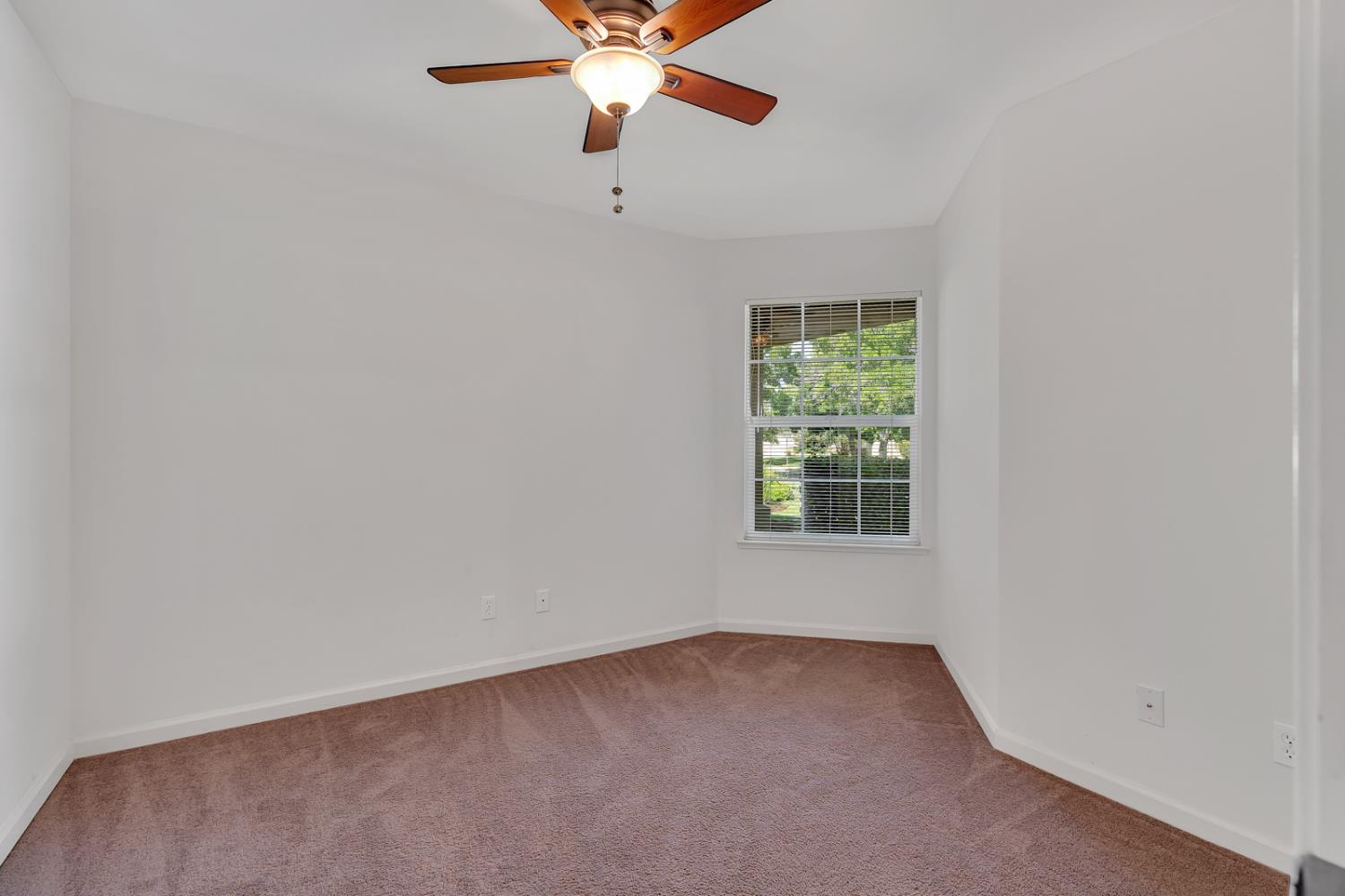 Los Banos, California 93635, United States, 4 Bedrooms Bedrooms, ,2 BathroomsBathrooms,Residential,Active,197923