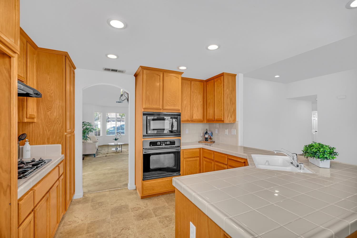 Los Banos, California 93635, United States, 4 Bedrooms Bedrooms, ,2 BathroomsBathrooms,Residential,Active,197923