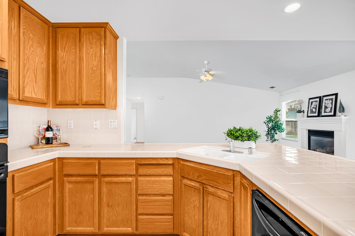 Los Banos, California 93635, United States, 4 Bedrooms Bedrooms, ,2 BathroomsBathrooms,Residential,Active,197923