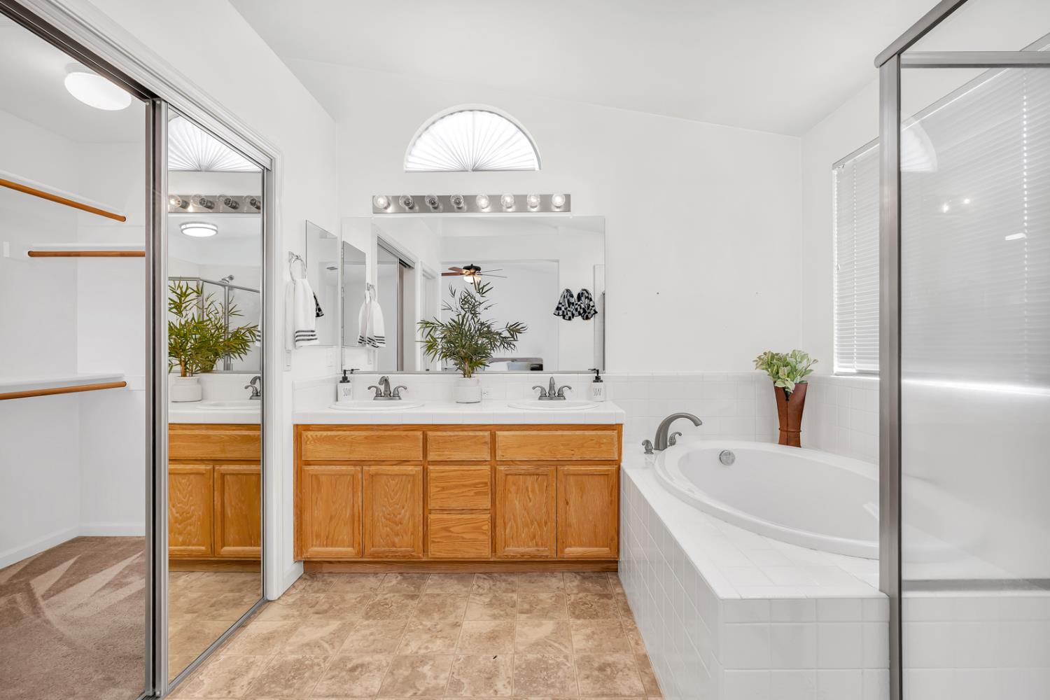 Los Banos, California 93635, United States, 4 Bedrooms Bedrooms, ,2 BathroomsBathrooms,Residential,Active,197923