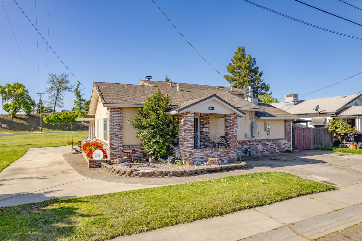 1004 11th Street