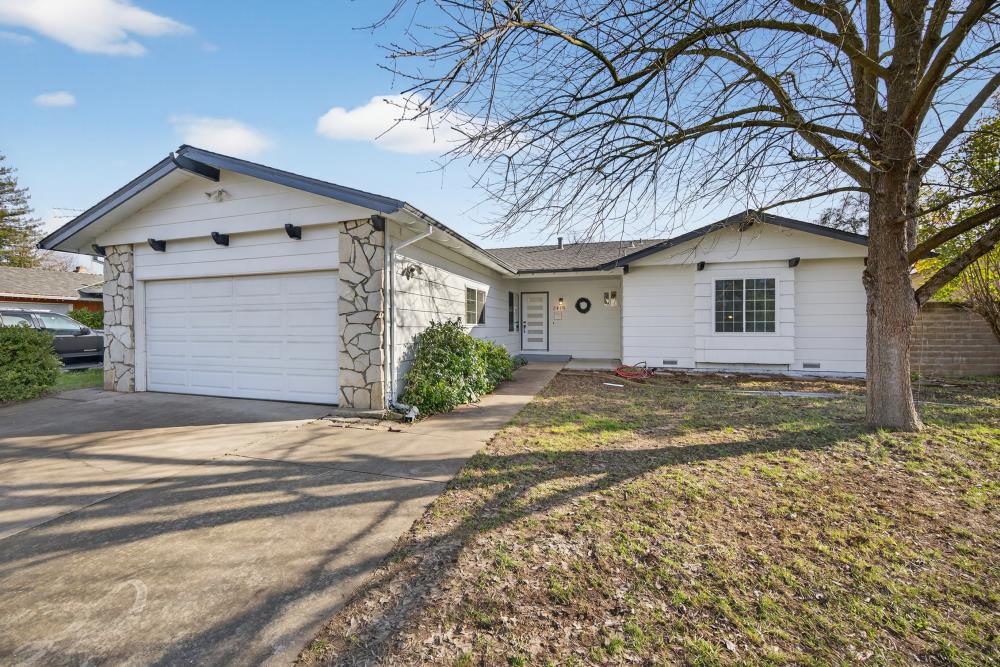 2419 El Burlon Circle