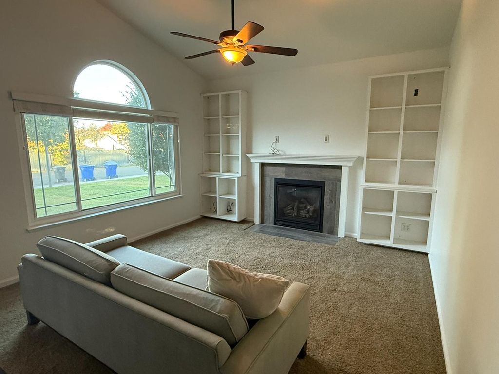 Photo of 726 Willowgreen Circle, Galt, CA 95632 (MLS # 225134972)