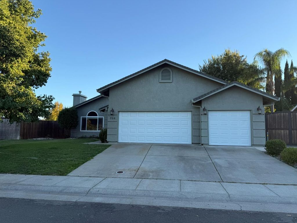 Photo of 726 Willowgreen Circle, Galt, CA 95632 (MLS # 225134972)