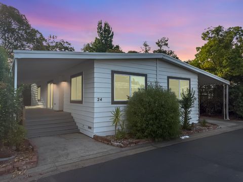 24 Olga Way, Roseville, CA 95661 - #: 226023048