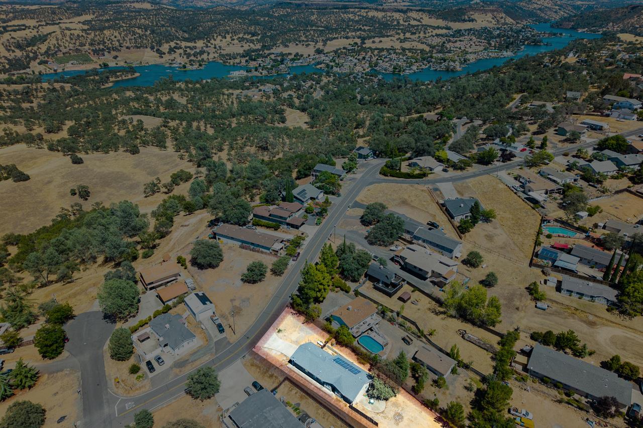 4492 Bayview Drive