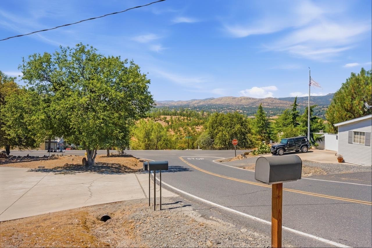 4492 Bayview Drive