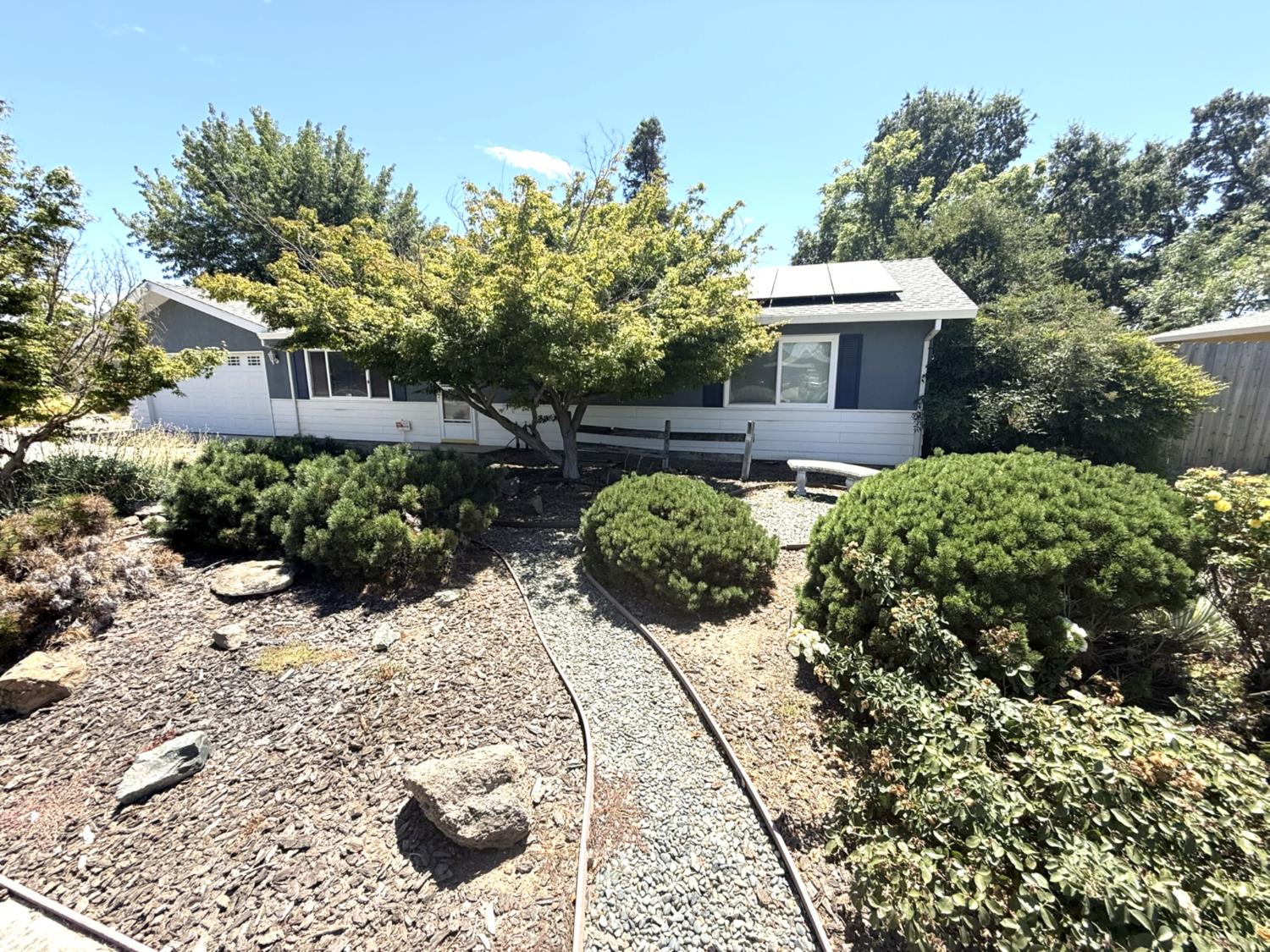 90 Hollis Lane
