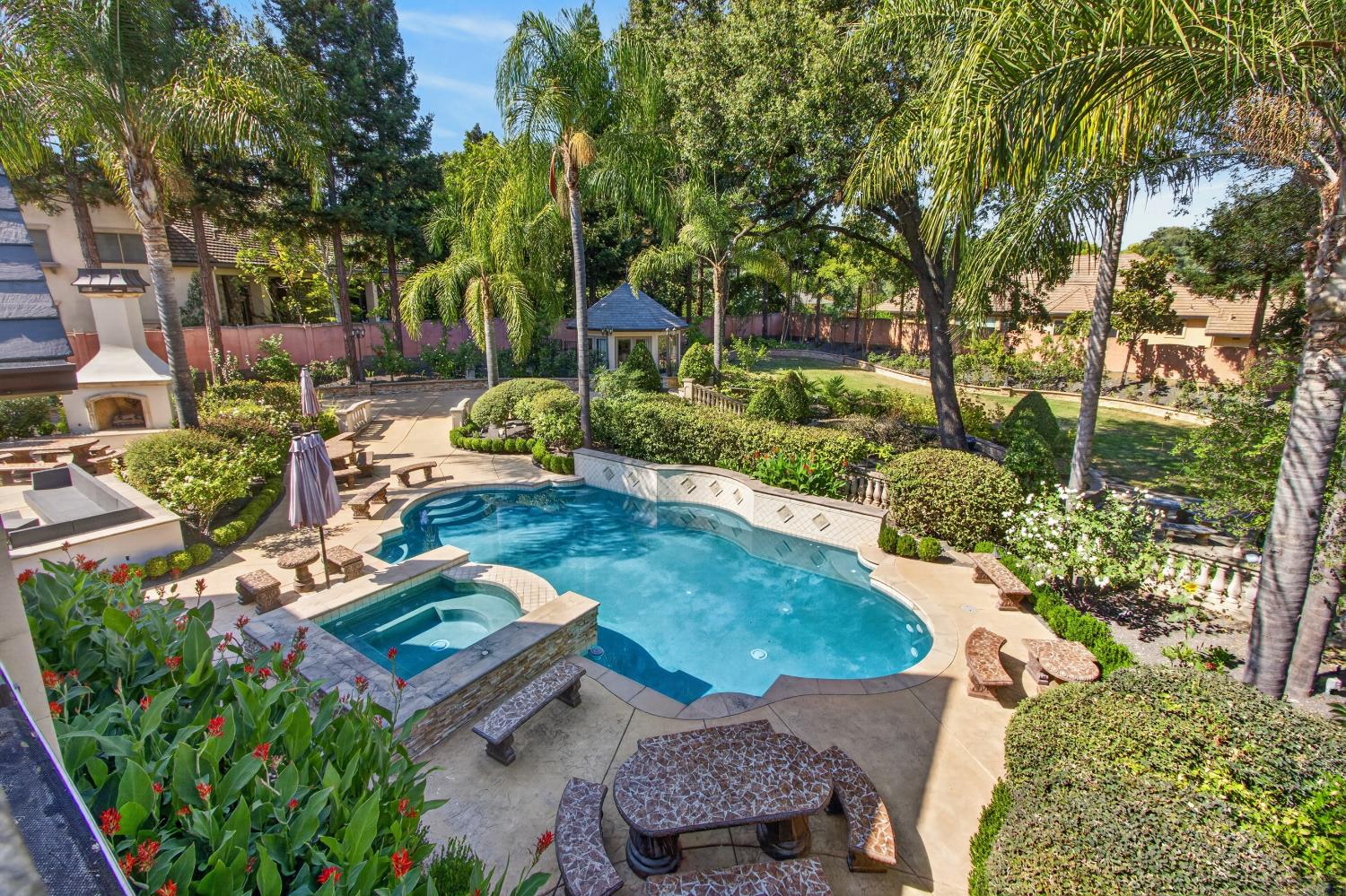 5021 JARDIN Lane