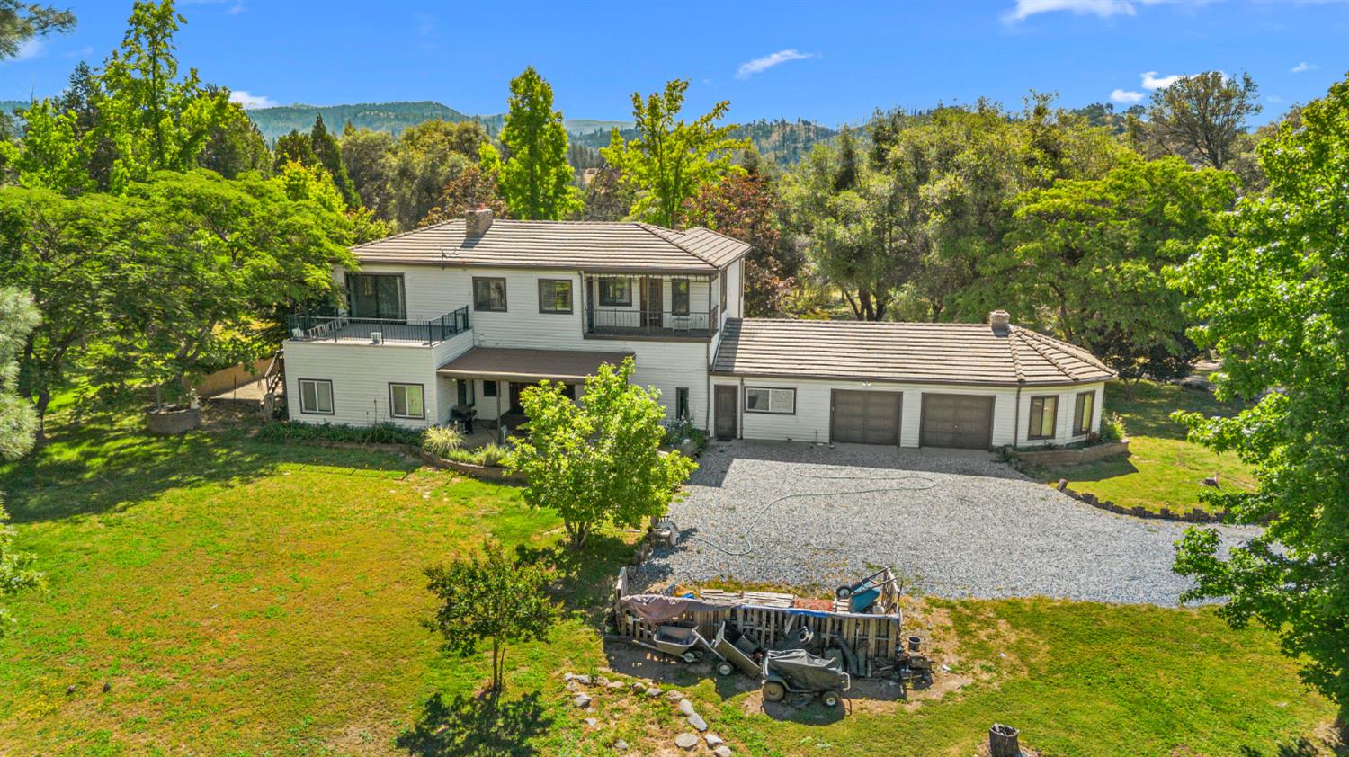5411 Oak Leaf Circle