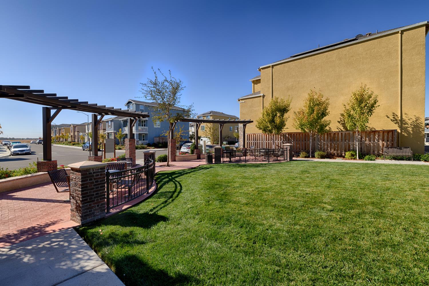 4057 Southampton Street