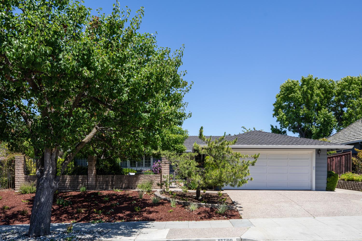 11140 Santa Teresa Drive
