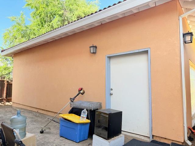 Sacramento, California 95820, United States, 5 Bedrooms Bedrooms, ,5 BathroomsBathrooms,Residential,Active,144171