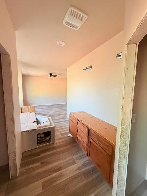 Sacramento, California 95820, United States, 5 Bedrooms Bedrooms, ,5 BathroomsBathrooms,Residential,Active,144171