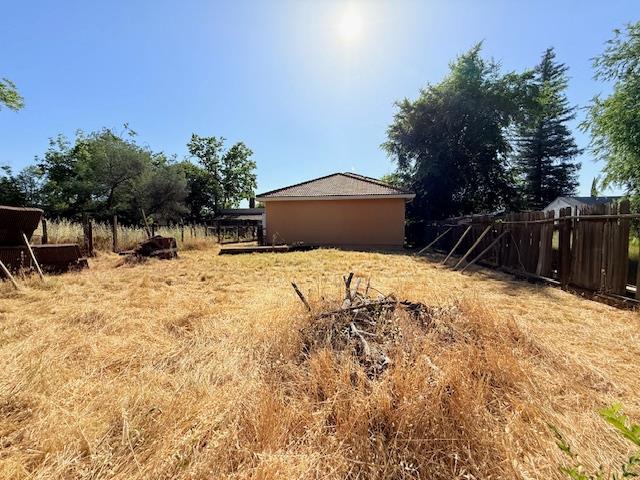 Sacramento, California 95820, United States, 5 Bedrooms Bedrooms, ,5 BathroomsBathrooms,Residential,Active,144171