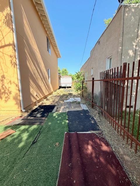 Sacramento, California 95820, United States, 5 Bedrooms Bedrooms, ,5 BathroomsBathrooms,Residential,Active,144171