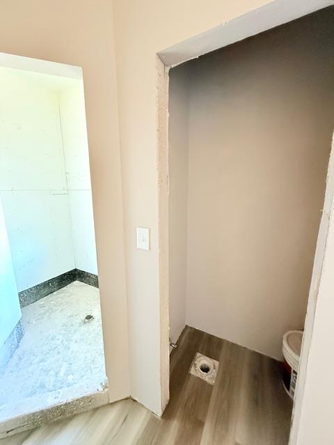 Sacramento, California 95820, United States, 5 Bedrooms Bedrooms, ,5 BathroomsBathrooms,Residential,Active,144171