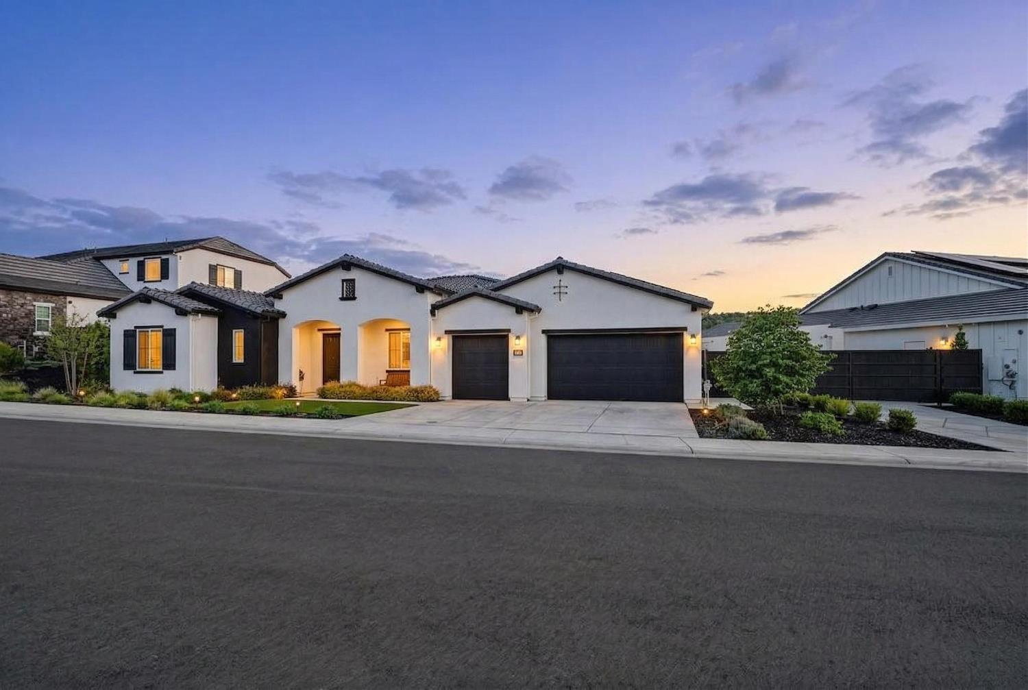 2953 Orange Grove Terrace