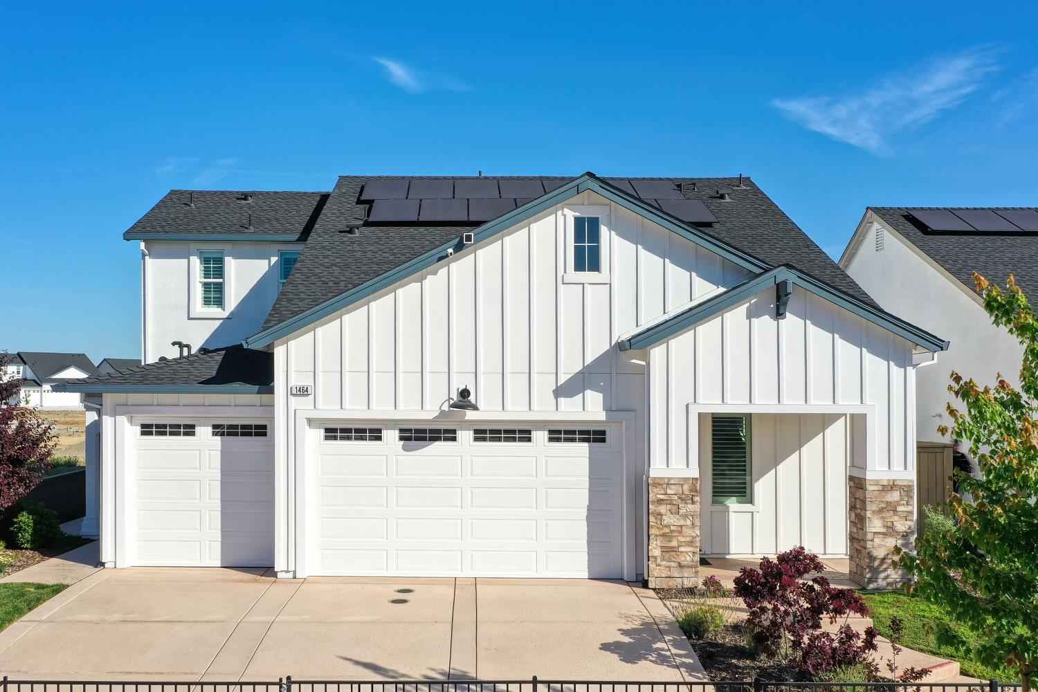 1464 Wadsworth Circle