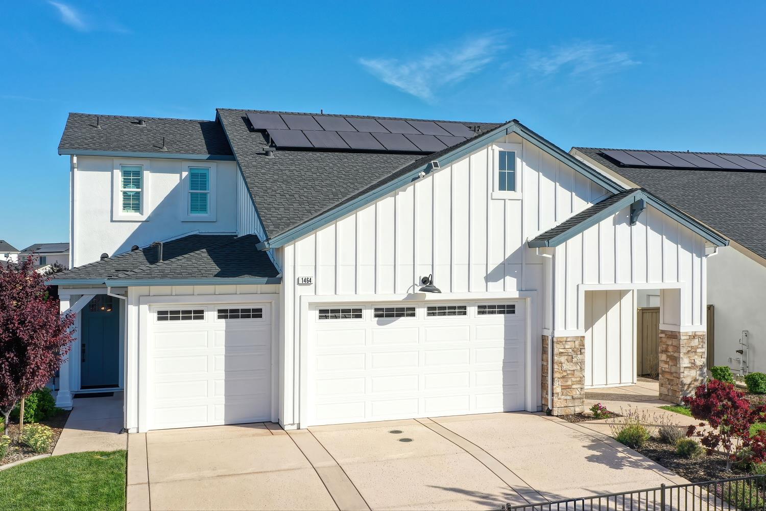 1464 Wadsworth Circle