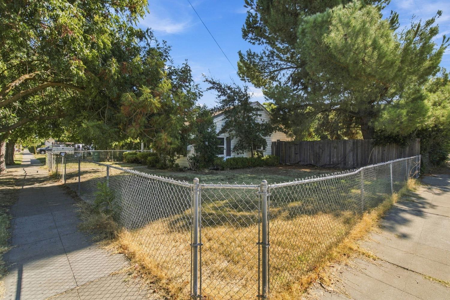 208 E Adams Street